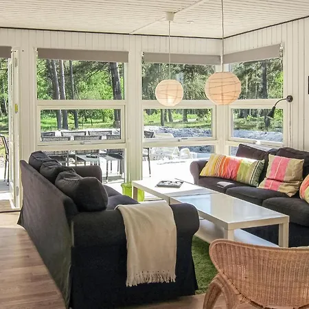 בית נופש Amazing In Aakirkeby With Kitchen *