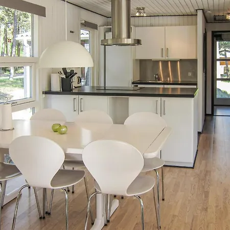 בית נופש Amazing In Aakirkeby With Kitchen