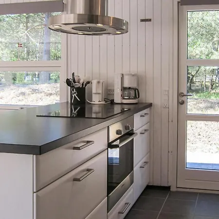 בית נופש Amazing In Aakirkeby With Kitchen *