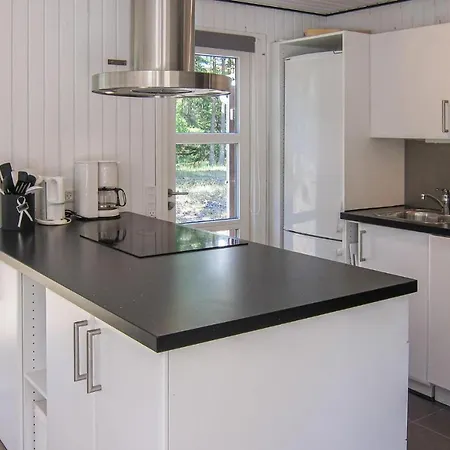 בית נופש Amazing In Aakirkeby With Kitchen *